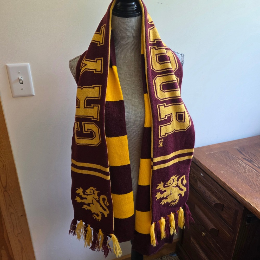 Harry Potter Gryffindor Scarf Burgundy Gold Striped Knit Elope Warner Bros